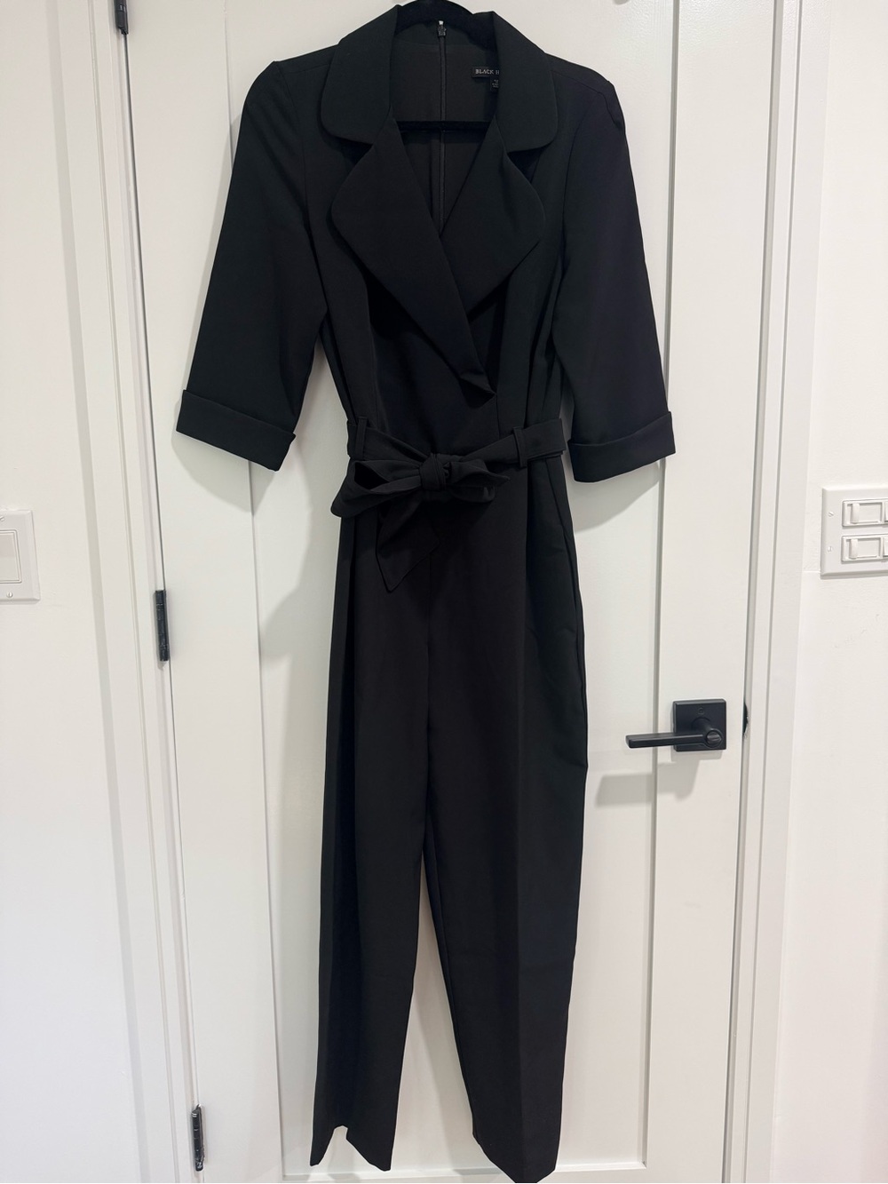 Black Halo Black Tie-Waist Tailored Jumpsuit
